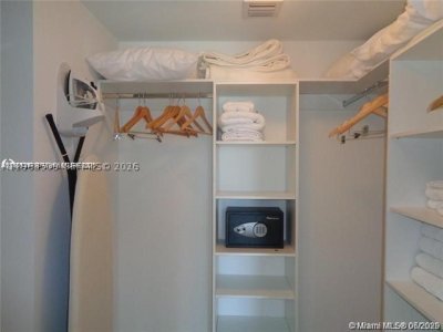 Comprar apartamento no Beachwalk T301