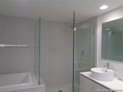 Comprar apartamento no Beachwalk T301