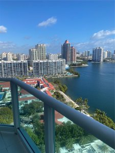 Comprar apartamento no Peninsula II 2209
