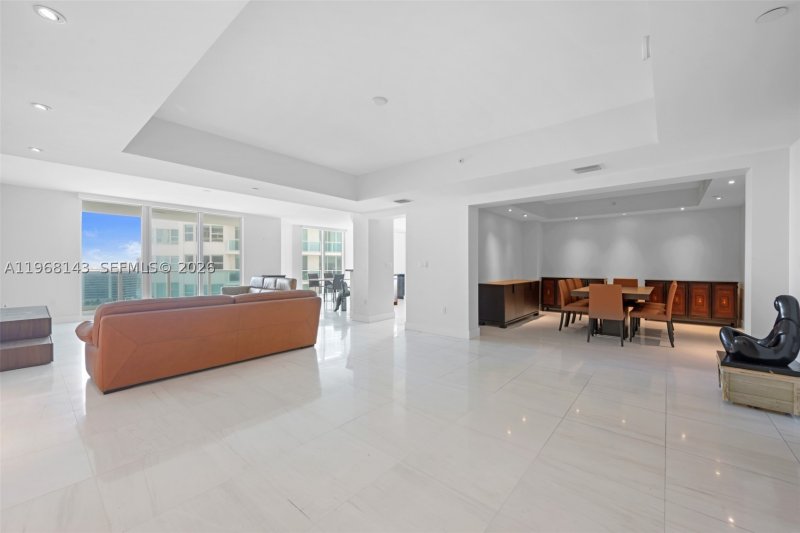 Comprar apartamento no Peninsula II 2209