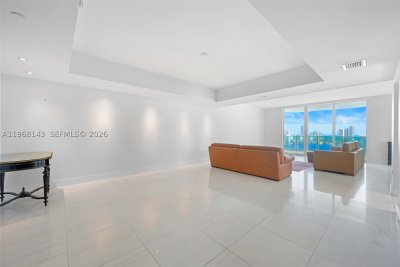 Comprar apartamento no Peninsula II 2209
