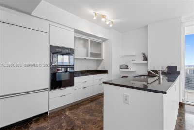 Aluguel de apartamento no Beach Club Two 1908