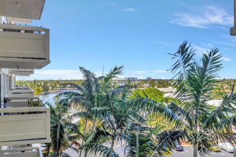 Condo for sale at Coral Ridge Towers North 612