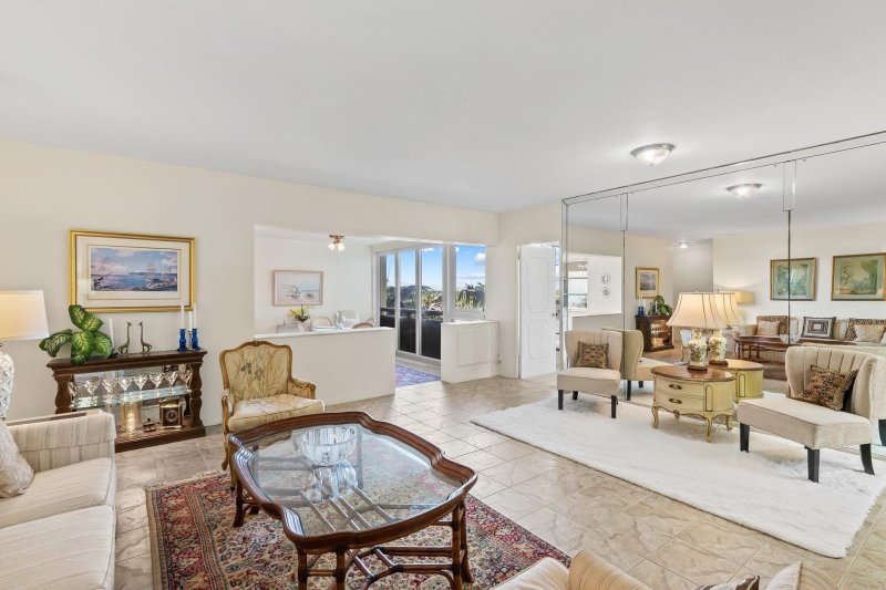 Condo for sale at Coral Ridge Towers North 612