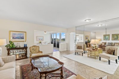 Comprar apartamento no Coral Ridge Towers North 612