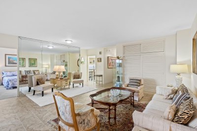 Comprar apartamento no Coral Ridge Towers North 612