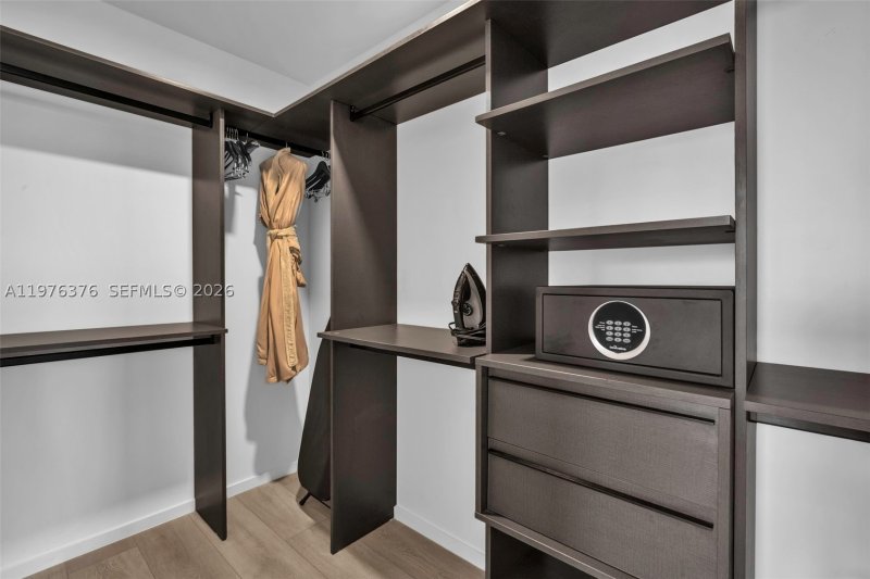 Aluguel de apartamento no The Elser Hotel and Residences PH 4701