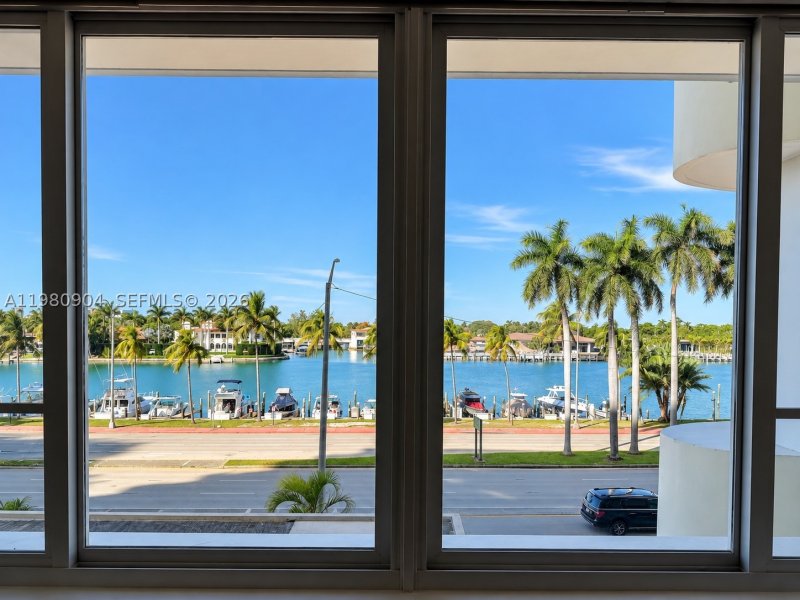 Condo for sale at Carriage Club North 304