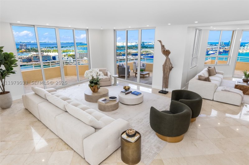Aluguel de apartamento no Two Tequesta Point 3901