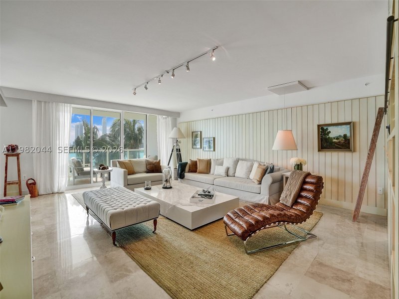 Condo for sale at Peninsula I 301