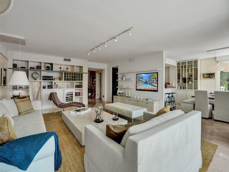 Condo for sale at Peninsula I 301