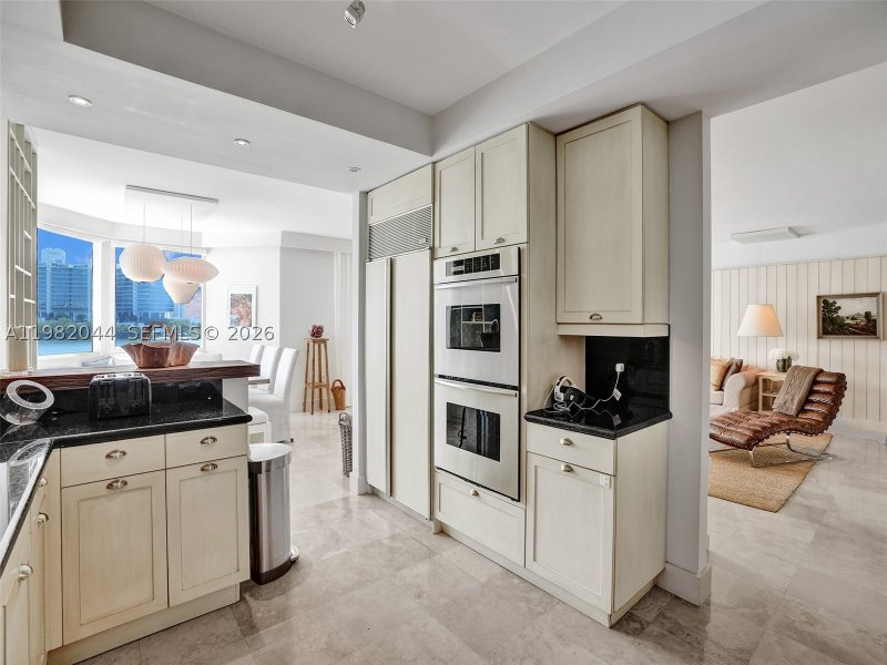 Condo for sale at Peninsula I 301