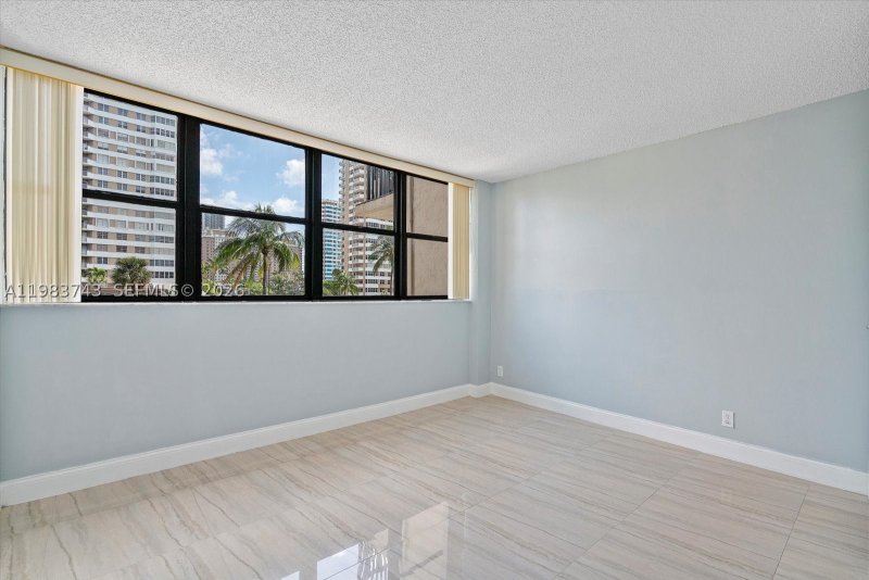 Condo for sale at Avant Garde 210