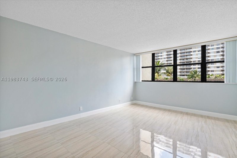Condo for sale at Avant Garde 210
