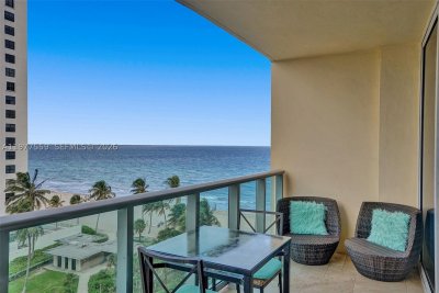 Alquiler de apartamento en The Wave Condo 804 (Availab