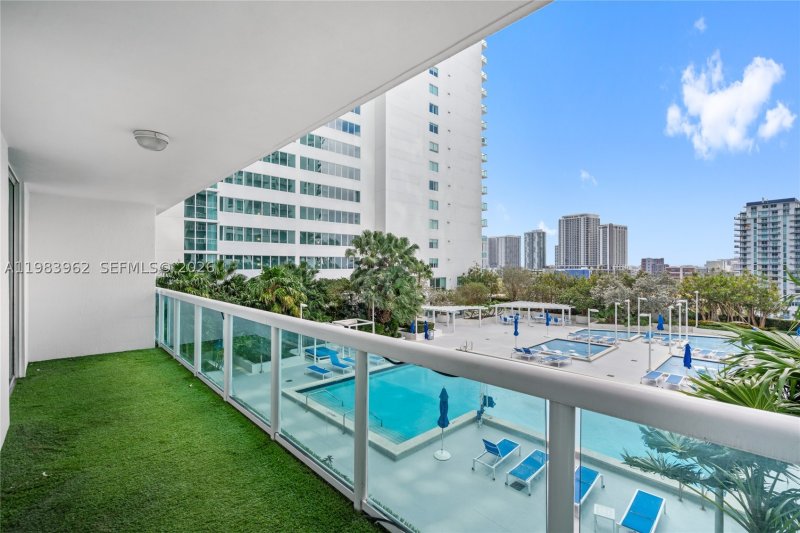 Condo for sale at 1800 Club 1208