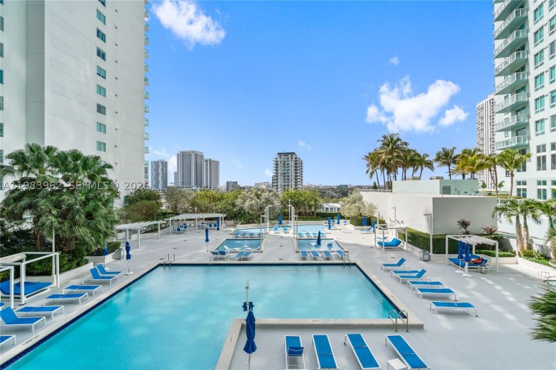 Condo for sale at 1800 Club 1208