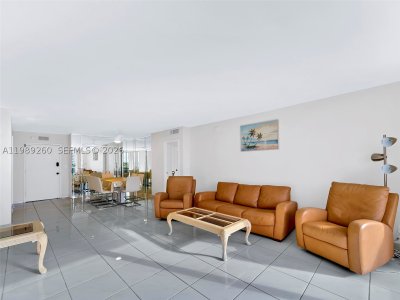 Aluguel de apartamento no Parker Tower 612