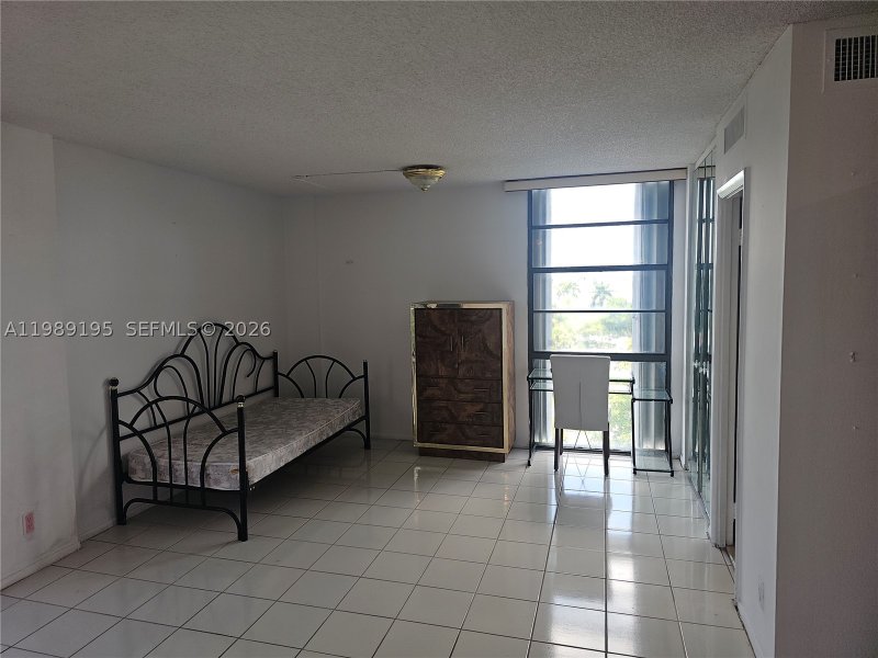 Condo for sale at Biscaya 601