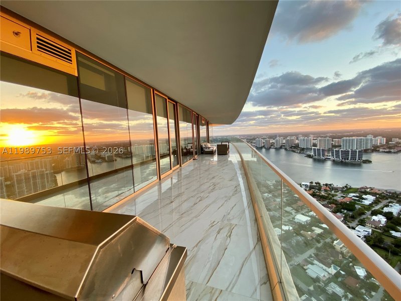 Condo for sale at Residences by Armani / Casa 5105