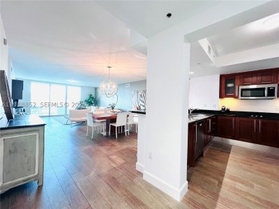 Comprar apartamento no Peninsula II 905