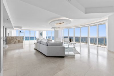 Comprar apartamento no Trump Royale 1209
