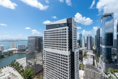 Comprar apartamento no 500 Brickell West Tower 4308