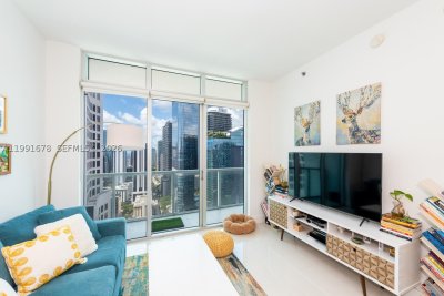 Comprar apartamento no 500 Brickell West Tower 4308