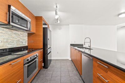 Comprar apartamento no 50 Biscayne 4111