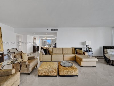 Comprar apartamento no 7000 Williams Island 1207