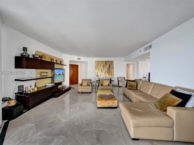 Comprar apartamento no 7000 Williams Island 1207