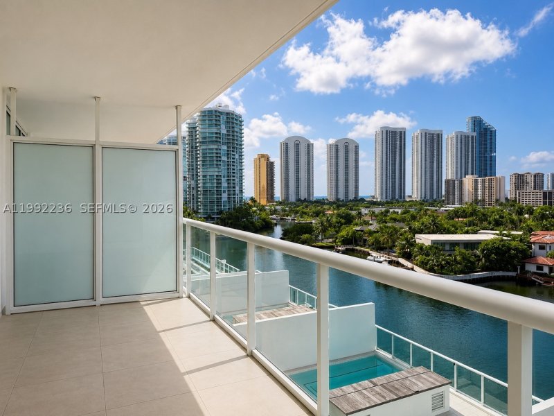 Condo for sale at 400 Sunny Isles 819