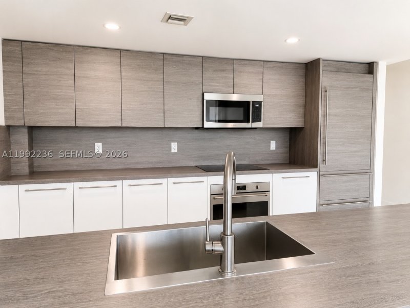 Condo for sale at 400 Sunny Isles 819