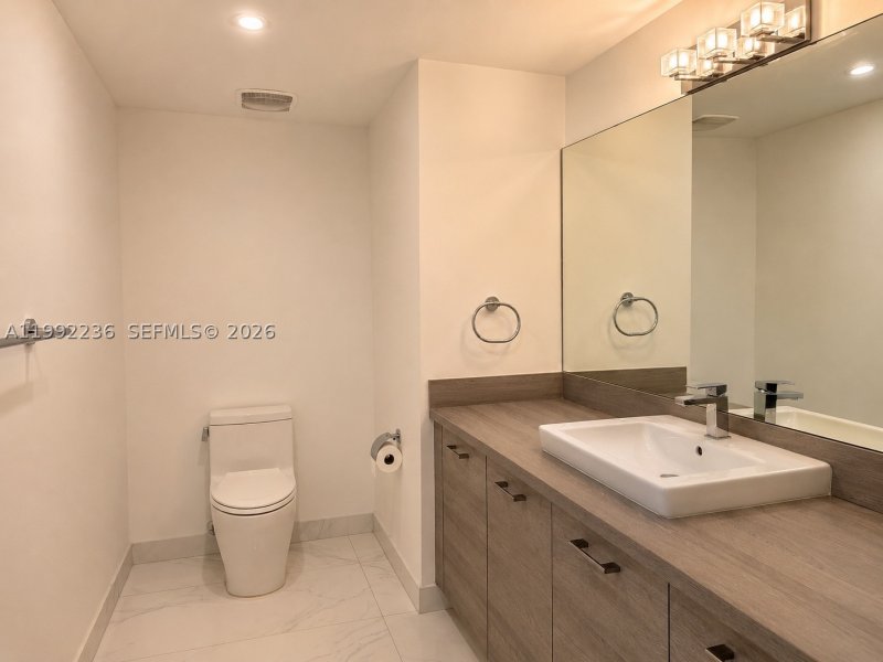 Condo for sale at 400 Sunny Isles 819