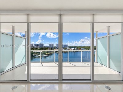 400 Sunny Isles Apt #819