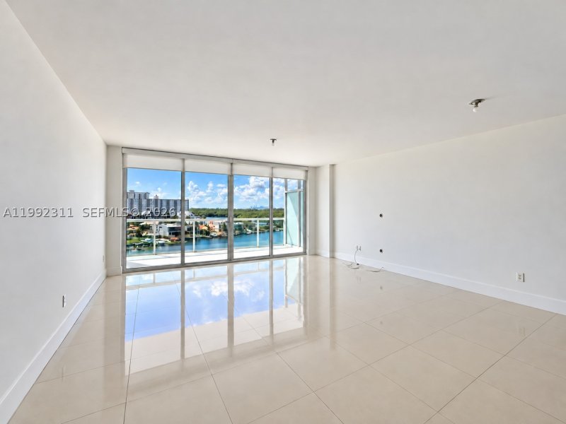 Apartment for rent at 400 Sunny Isles 819