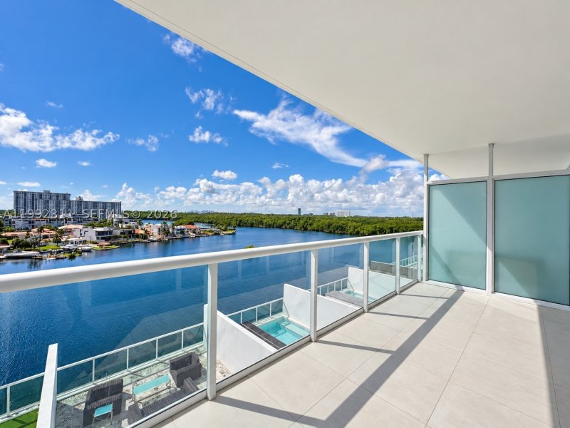 Apartment for rent at 400 Sunny Isles 819