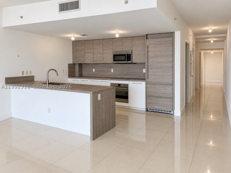 Apartment for rent at 400 Sunny Isles 819