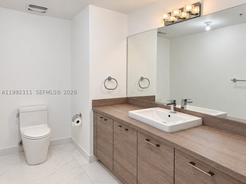 Apartment for rent at 400 Sunny Isles 819