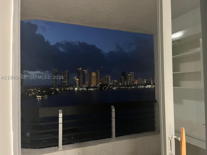 Condo for sale at Mystic Pointe 500 1711