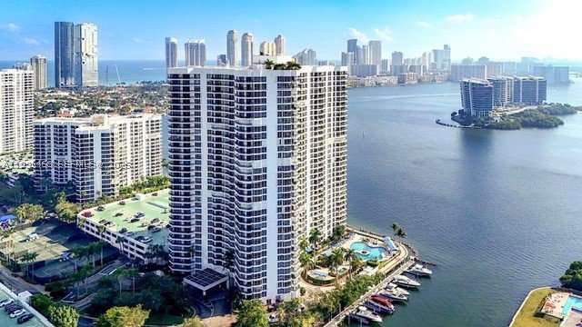 Condo for sale at Mystic Pointe 500 1711