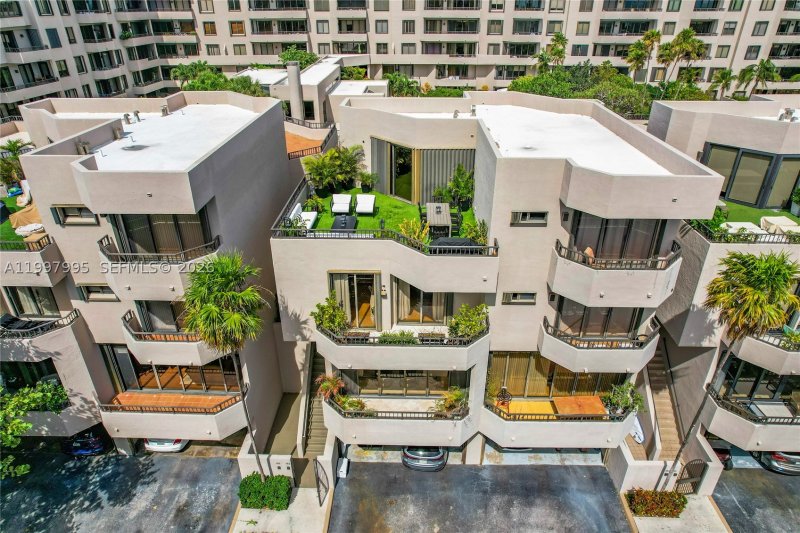Condo for sale at Tidemark 163