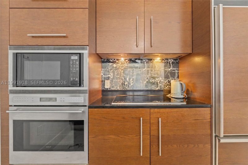 Condo for sale at Icon Brickell Tower I 2209