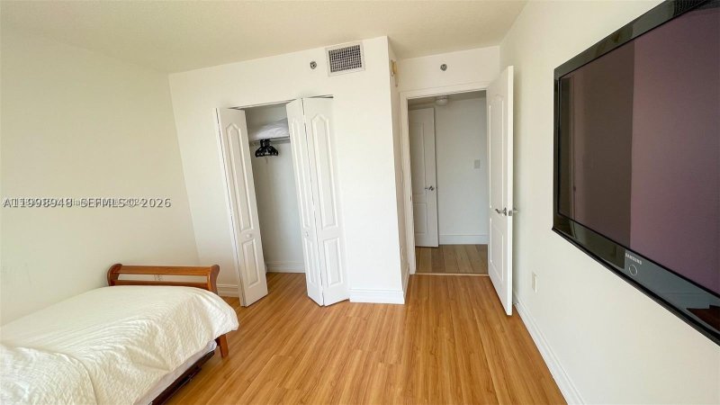 Comprar apartamento no The Club At Brickell Bay 1702