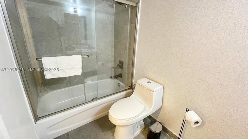 Comprar apartamento no The Club At Brickell Bay 1702