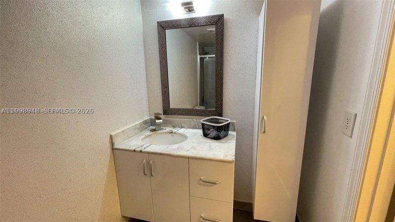 Comprar apartamento no The Club At Brickell Bay 1702