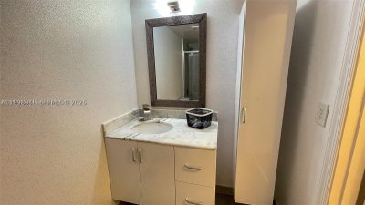 Comprar apartamento no The Club At Brickell Bay 1702