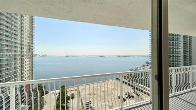 Comprar apartamento no The Club At Brickell Bay 1702