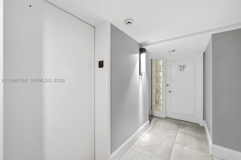 Condo for sale at Sunrise East 7F