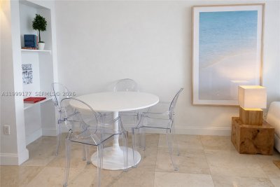 Aluguel de apartamento no The Collins Condo 1611
